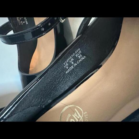 EUC Trary Shoes Women, Chunky Mary Janes Heels Size 8 - Picture 5 of 5